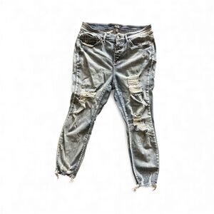 Judy Blue Distressed Skinny Jeans - Light Blue